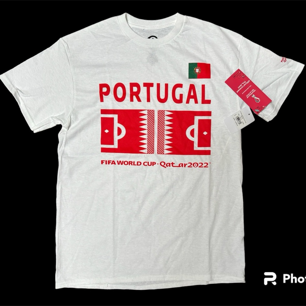 Men’s Official Portugal FIFA World Cup Qatar Soccer Football T Shirt Size Medium